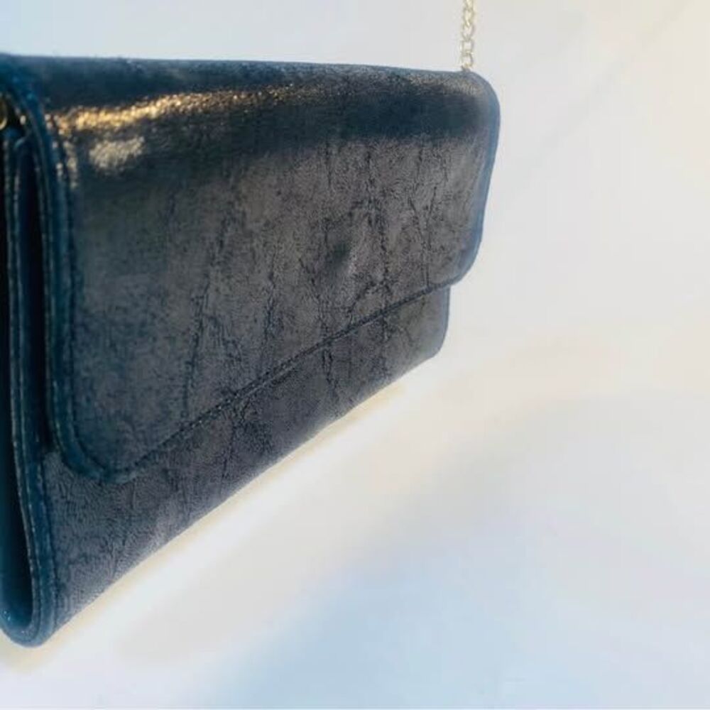 Vintage Leather Clutch with Gold Toned Chain Made in Italy - Picture 5 of 10